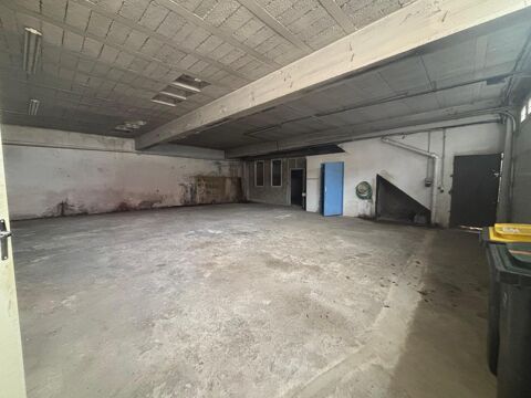 Local de 280 m&sup2; en RDC - proche centre ROCHE LA MOLIE... 810 42230 Roche la moliere