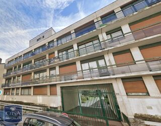  Parking / Garage à louer 