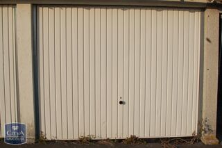  Parking / Garage à louer 12 m²
