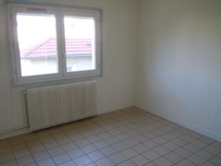  Appartement à louer 4 pièces 75 m²