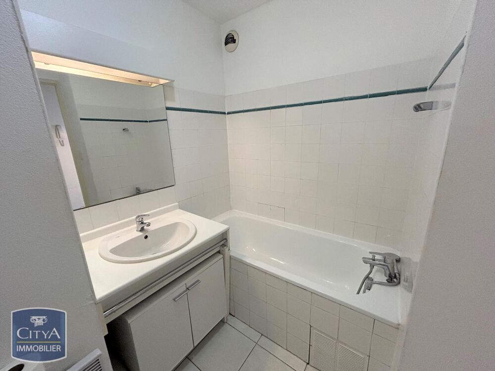 À LOUER : Appartement T1 à Aix-en-Provence, situé dans u....
