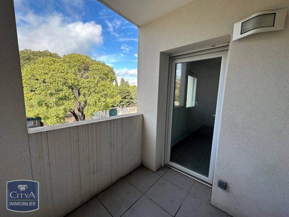 LOCATION - NIMES - STUDIO - BALCON - TERRASSE - PARKING ....
