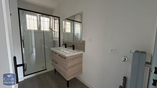  Appartement à louer 3 pièces 56 m²