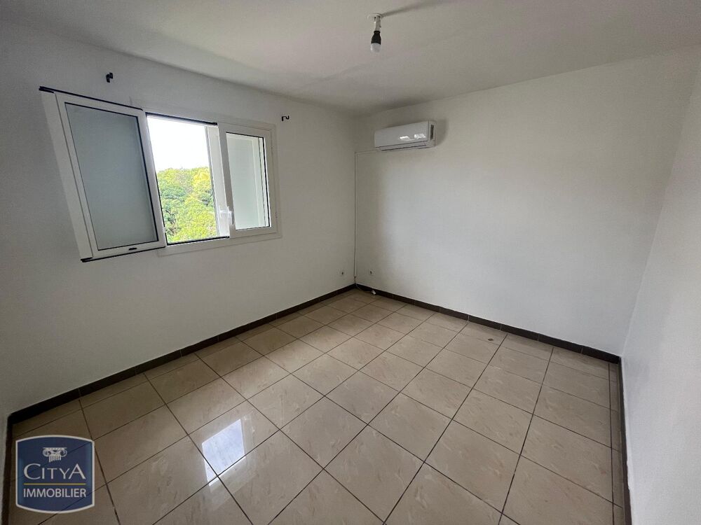 location Maison - 4 pièce(s) - 90 m² Saint-Benoît (97470)
