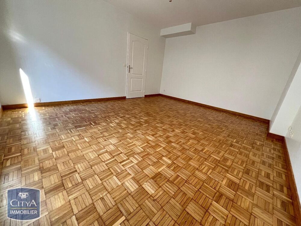 À LOUER : Découvrez cet appartement rénové T2 situé à ST....