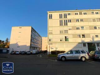  Parking / Garage à louer 