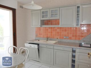  Appartement à louer 5 pièces 117 m²