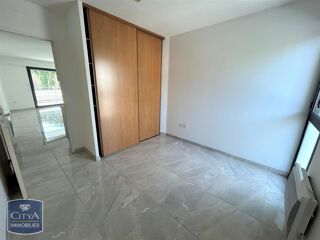  Appartement à louer 4 pièces 80 m²
