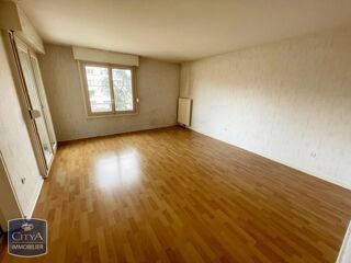  Appartement à louer 4 pièces 83 m²
