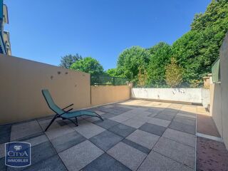  Appartement à louer 3 pièces 75 m²
