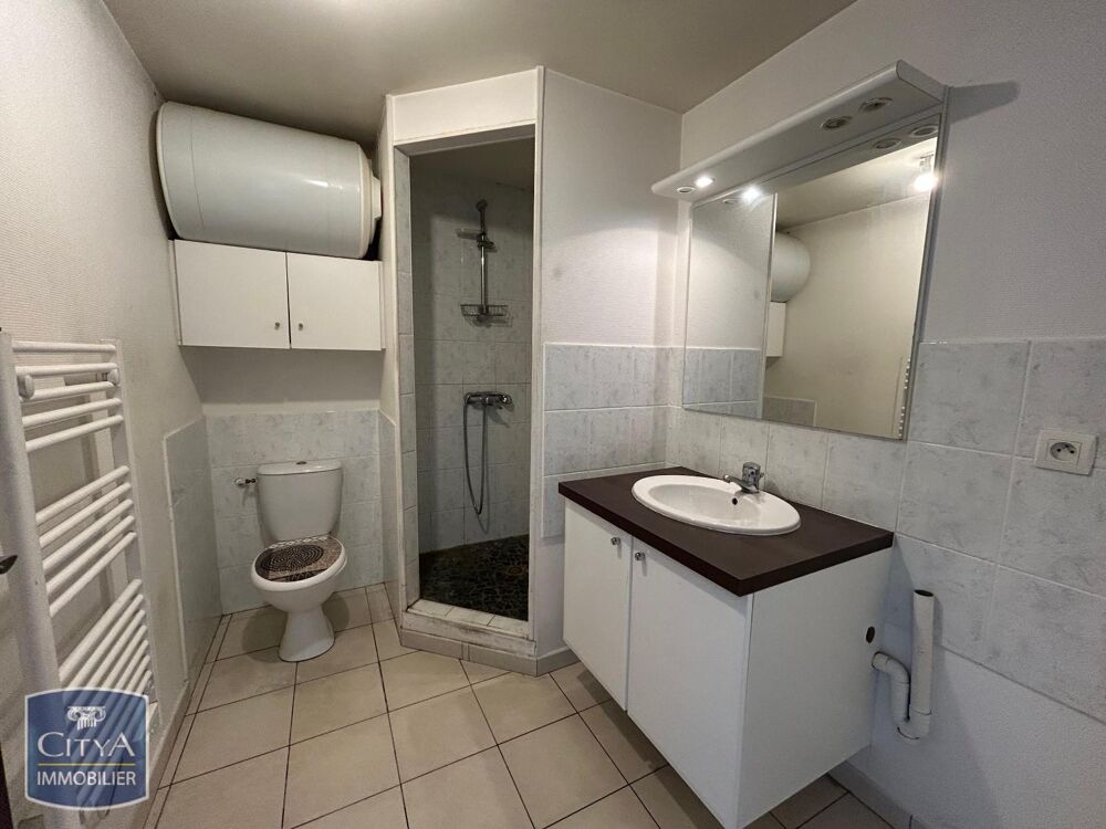 À LOUER : Appartement T1 situé à Eybens, offrant un cadr....