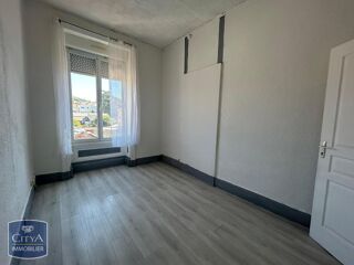  Appartement à louer 5 pièces 100 m²