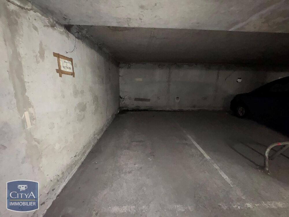 location Parking / Garage Lyon 9