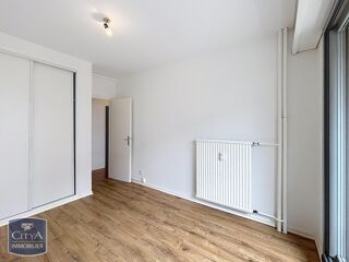  Appartement à louer 4 pièces 88 m²