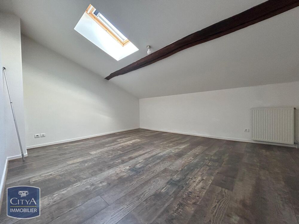 À LOUER : Découvrez cet agréable appartement T3 en duple....