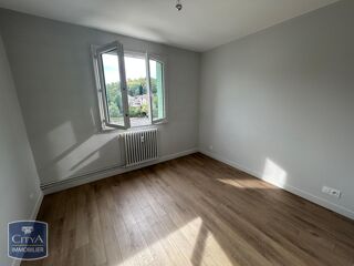  Appartement à louer 4 pièces 68 m²