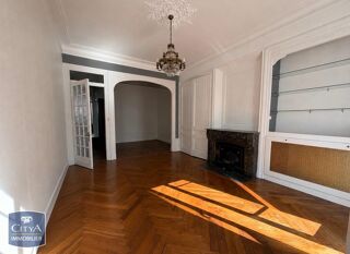  Appartement à louer 4 pièces 82 m²