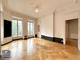  Appartement à louer 5 pièces 125 m²