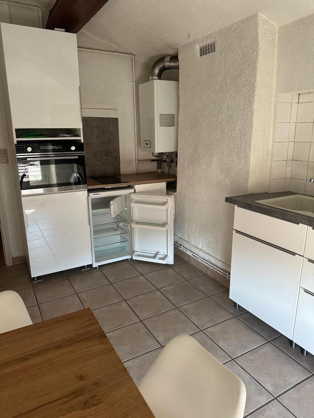 Secteur FAC-55 rue Désiré Claude-ST ETIENNE-F2 Meublé-3è....