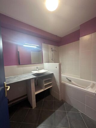 Appartement à louer 3 pièces 68 m²