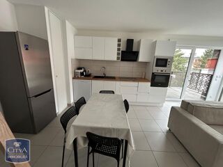  Appartement à louer 3 pièces 65 m²