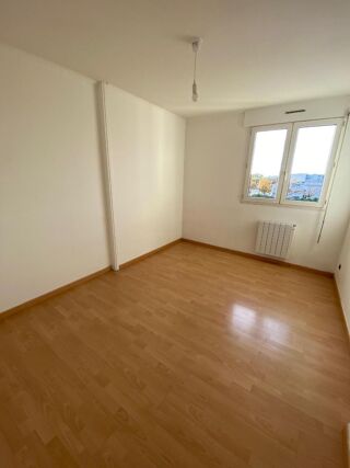  Appartement à louer 3 pièces 71 m²