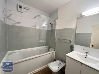  Appartement � louer 3 pi�ces 75 m� Merignac