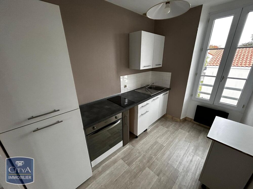 À LOUER : Appartement T1 situé à Cholet, dans le départe....