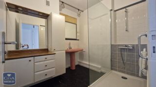  Appartement à louer 3 pièces 83 m²