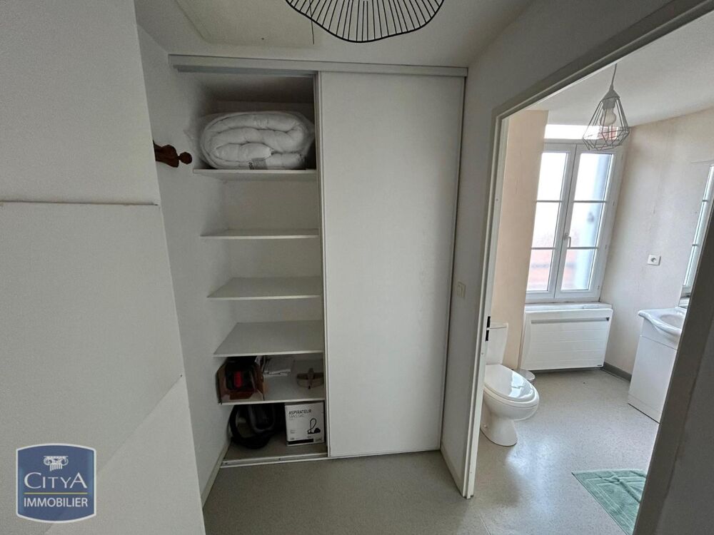 À LOUER : Appartement T1 situé en plein coeur de Cholet, ....