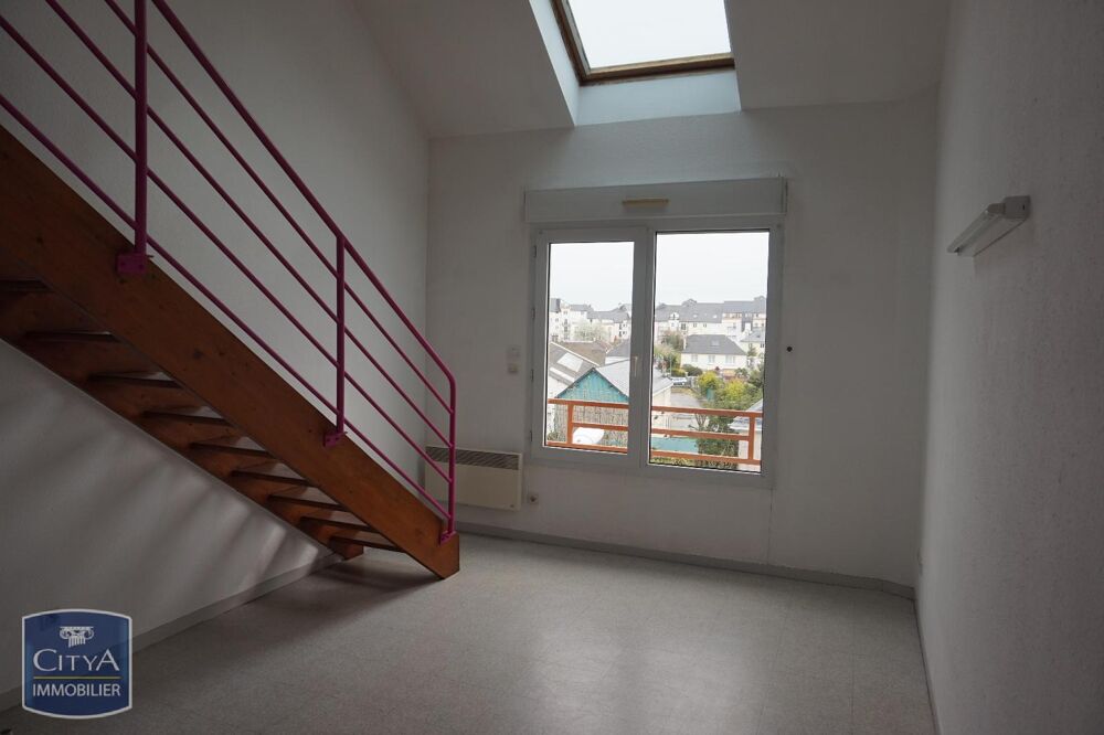 A LOUER : APPARTEMENT T1 BIS DUPLEX AVEC PARKING - LAVAL....