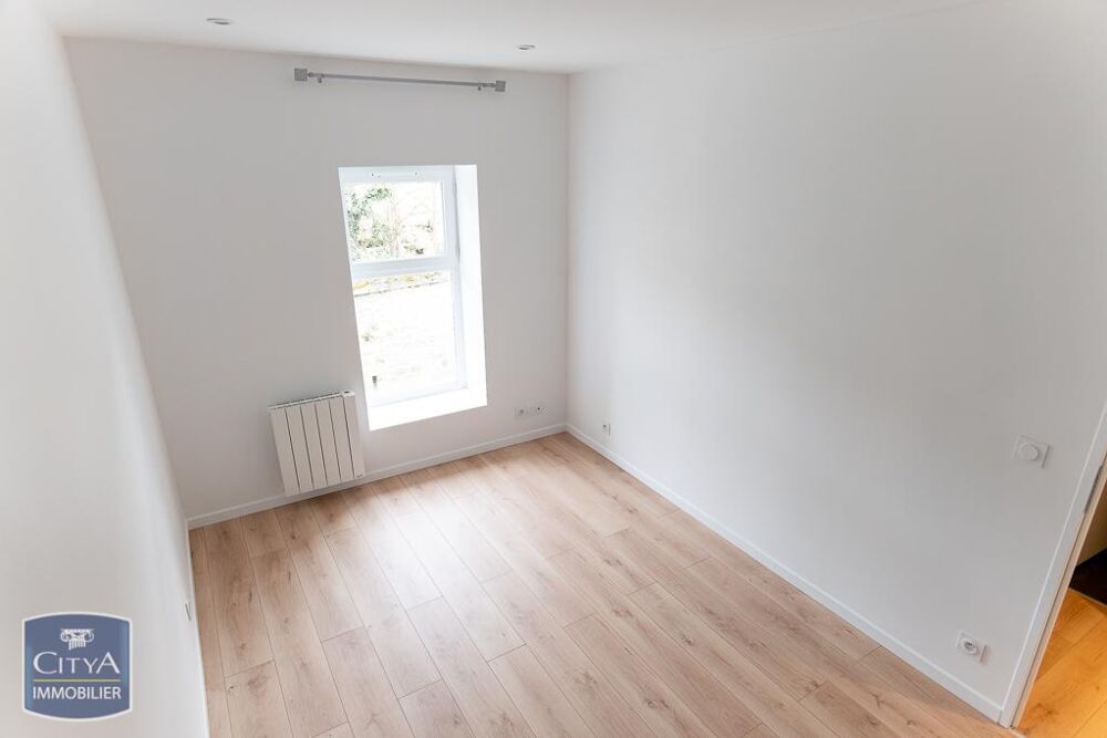 À LOUER : Maison de bourg T3 située à Ravel, dans le dép....