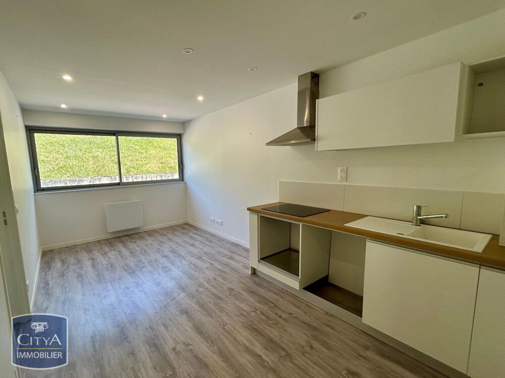 THIERS - T2 RENOVE - RESIDENCE SECURISEE AVEC ASCENCEUR ....
