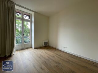  Appartement à louer 3 pièces 79 m²