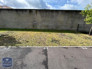  Parking / Garage à louer 
