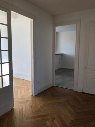  Appartement à louer 5 pièces 134 m²