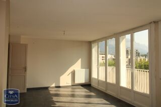  Appartement à louer 3 pièces 67 m²