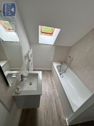  Appartement à louer 2 pièces 67 m²