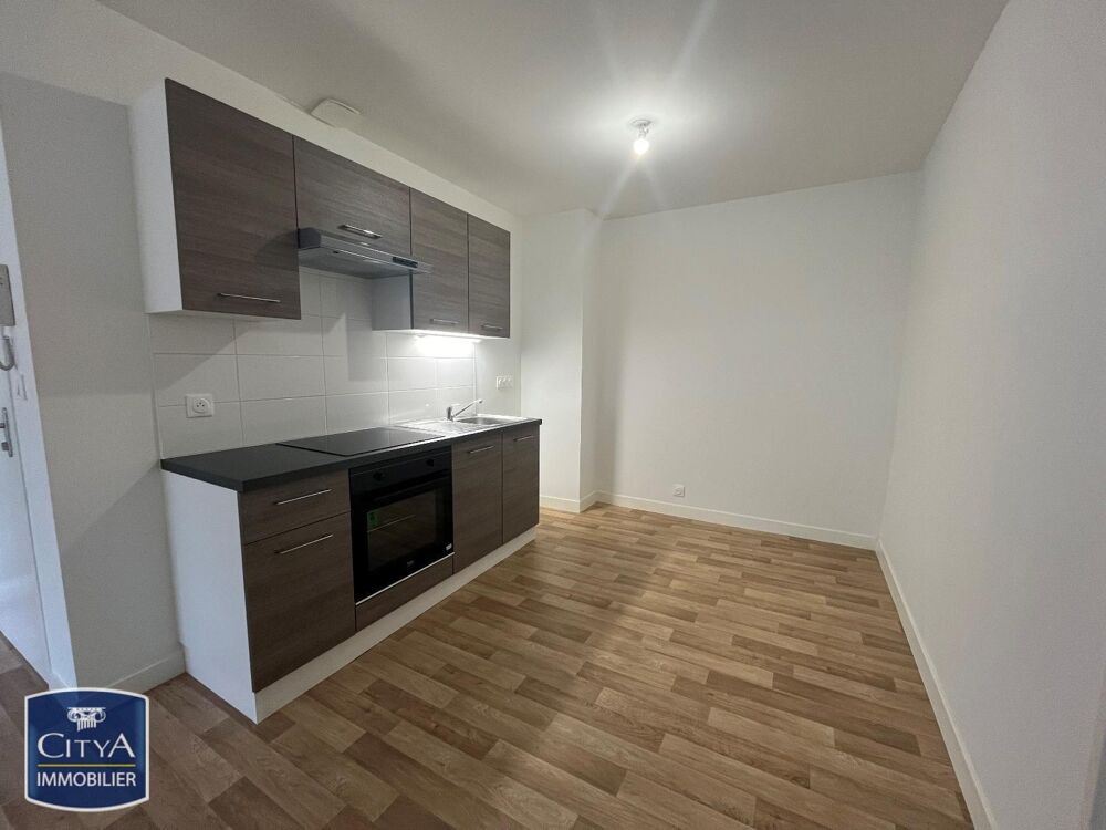 APPARTEMENT 2 PIECES 46 M² - LUSIGNAN Libre début septem....