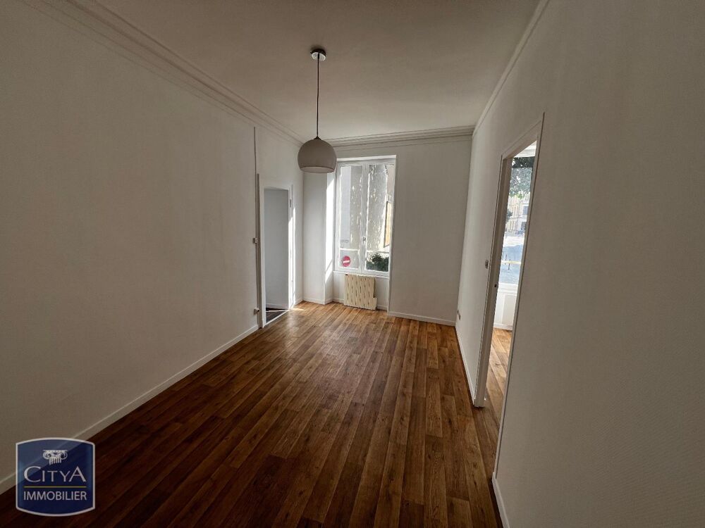À LOUER : Découvrez cet appartement rénové T2 situé au c....