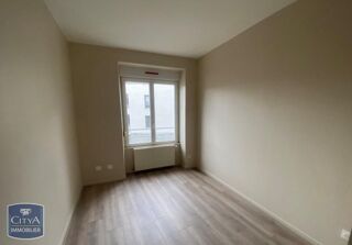  Appartement à louer 4 pièces 66 m²