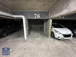  Parking / Garage à louer 