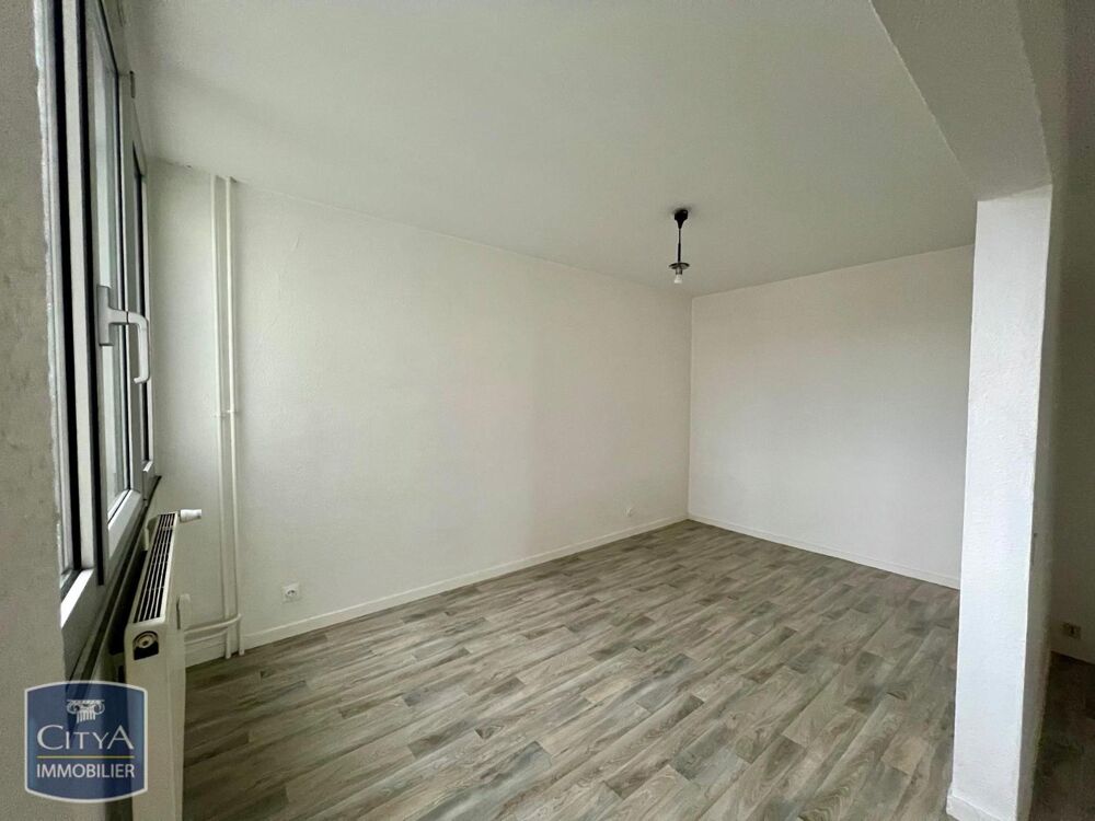 À LOUER : Appartement rénové T4 situé à Lille. L'apparte....