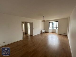  Appartement à louer 3 pièces 83 m²