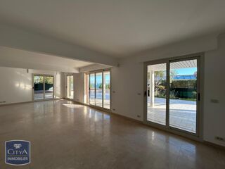  Appartement � louer 5 pi�ces 215 m� Cannes
