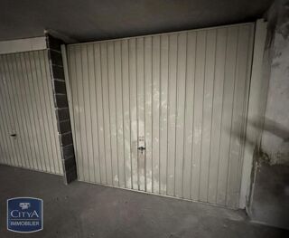  Parking / Garage à louer 