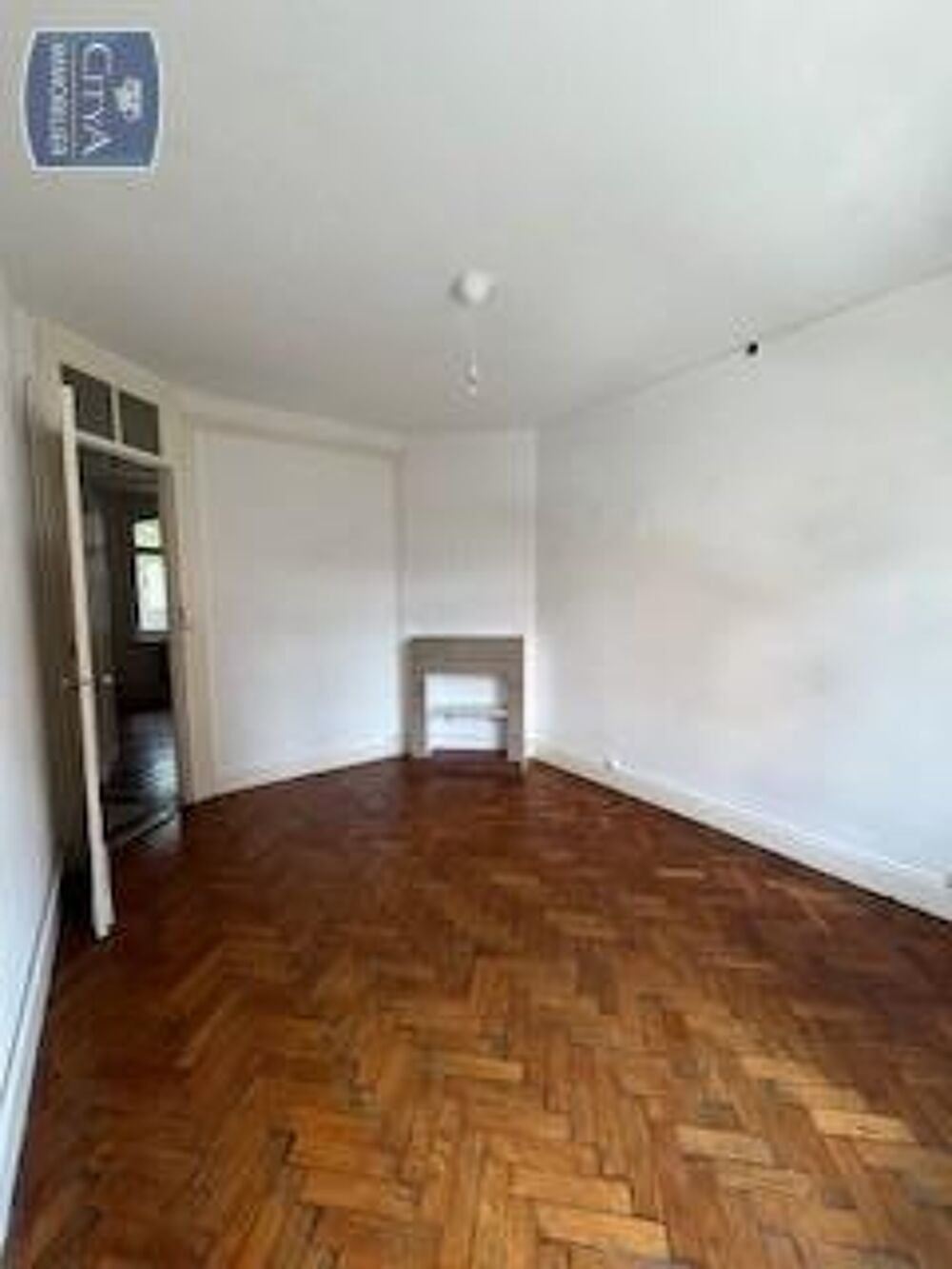 À LOUER - APPARTEMENT T2 À LILLE Situé à Lille Moulins, ....