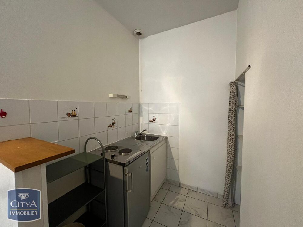 STUDIO AVEC MEUBLES A DISPOSITION * En location : dans l....