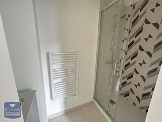 Appartement à louer 3 pièces 80 m²