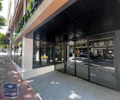 A LOUER local commercial à SAINTES, Cours National de... 5833 17100 Saintes